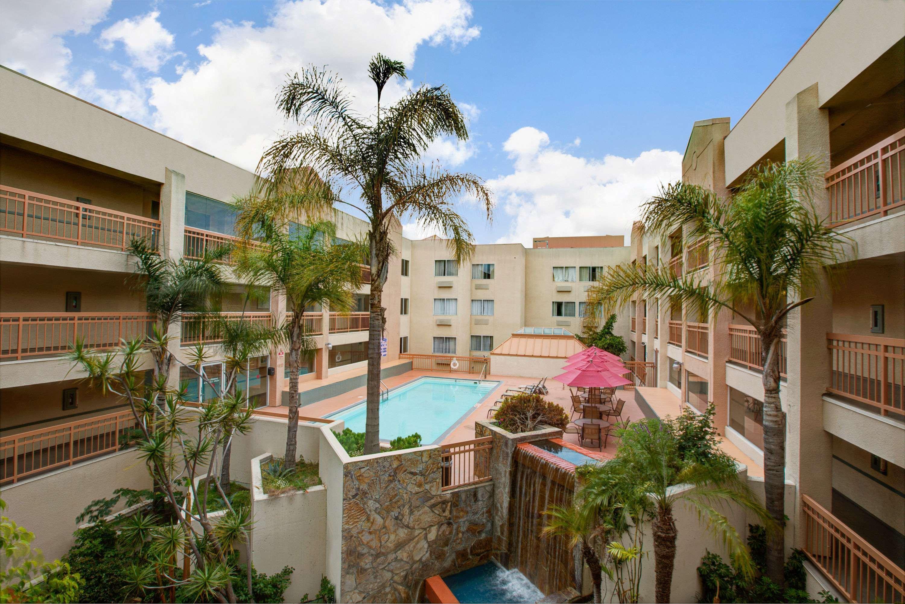 Hotel Ramada By Wyndham Hawthorne/Lax Zewnętrze zdjęcie