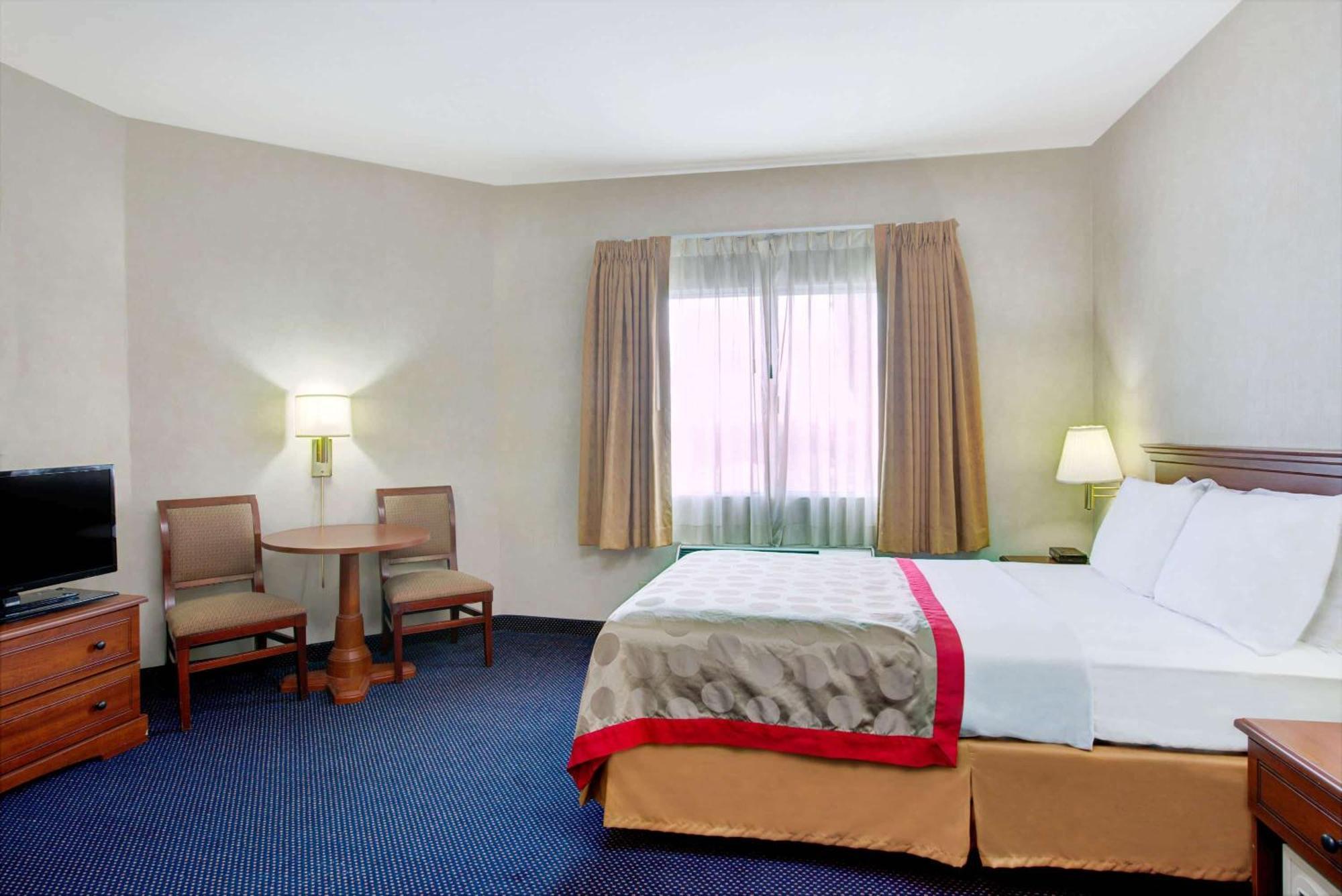 Hotel Ramada By Wyndham Hawthorne/Lax Zewnętrze zdjęcie