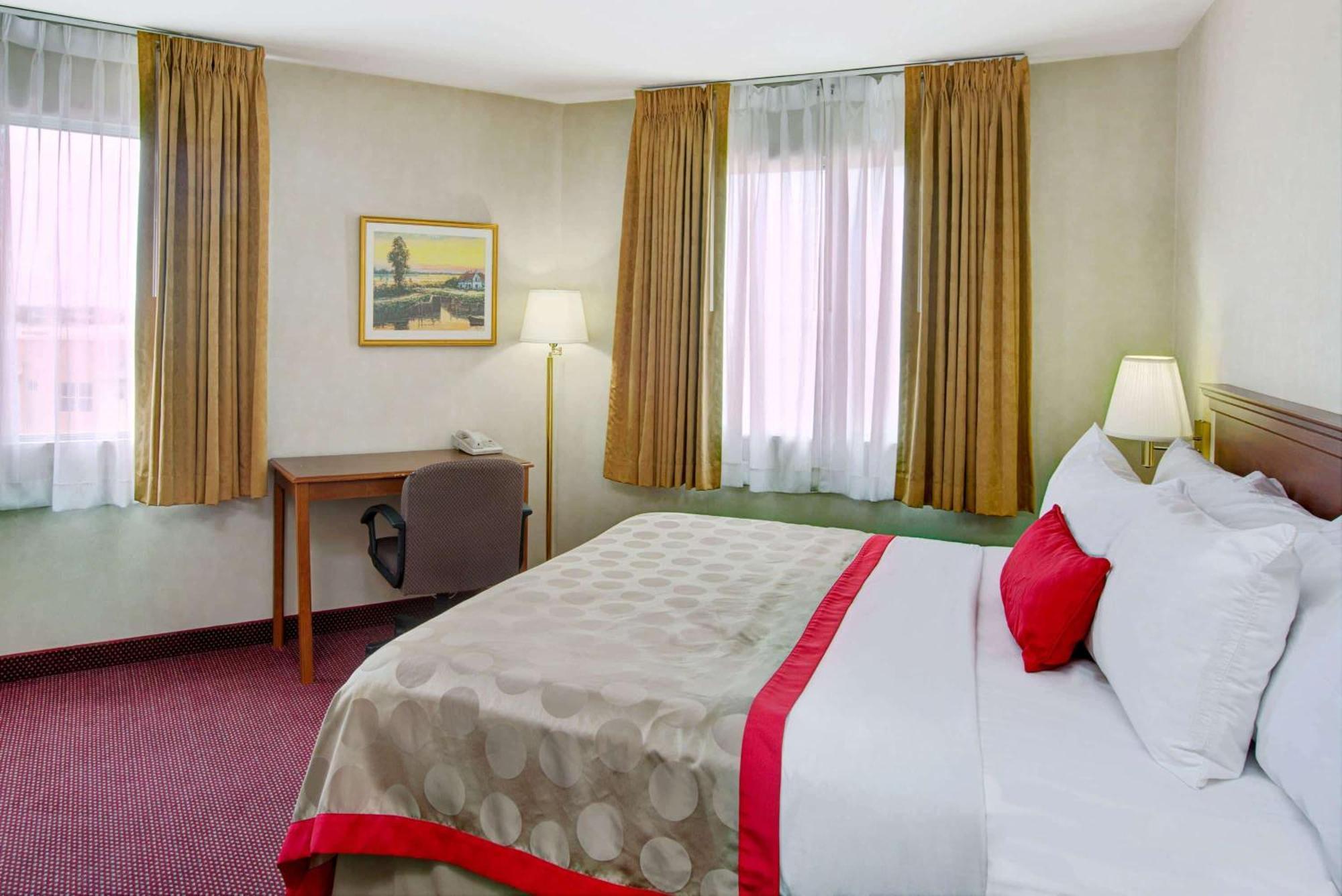 Hotel Ramada By Wyndham Hawthorne/Lax Zewnętrze zdjęcie